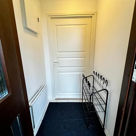 Сasa de vacaciones Townhouse With Sauna And Private Parking In