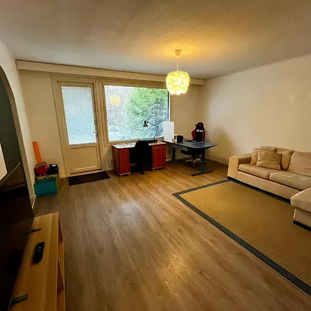 Townhouse With Sauna And Private Parking In