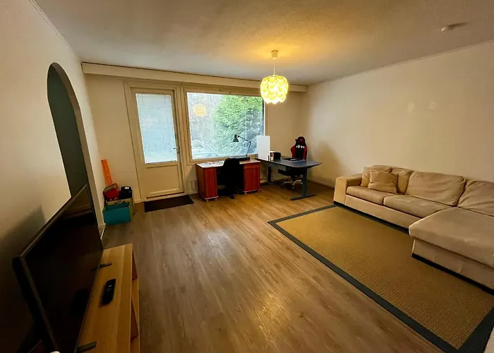 Townhouse With Sauna And Private Parking In